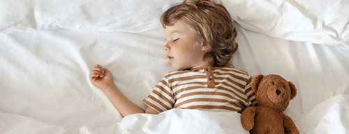 От колко сън се нуждаят бебетата и малките деца?