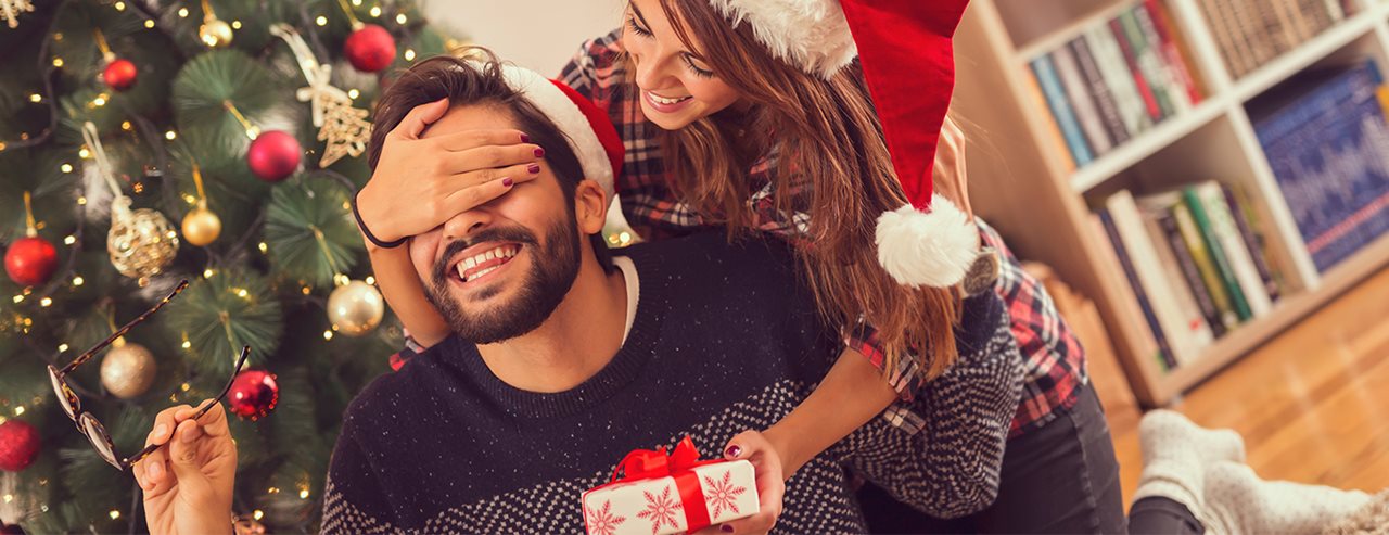 Коледни подаръци за мъже: Открийте правилния подарък за него!