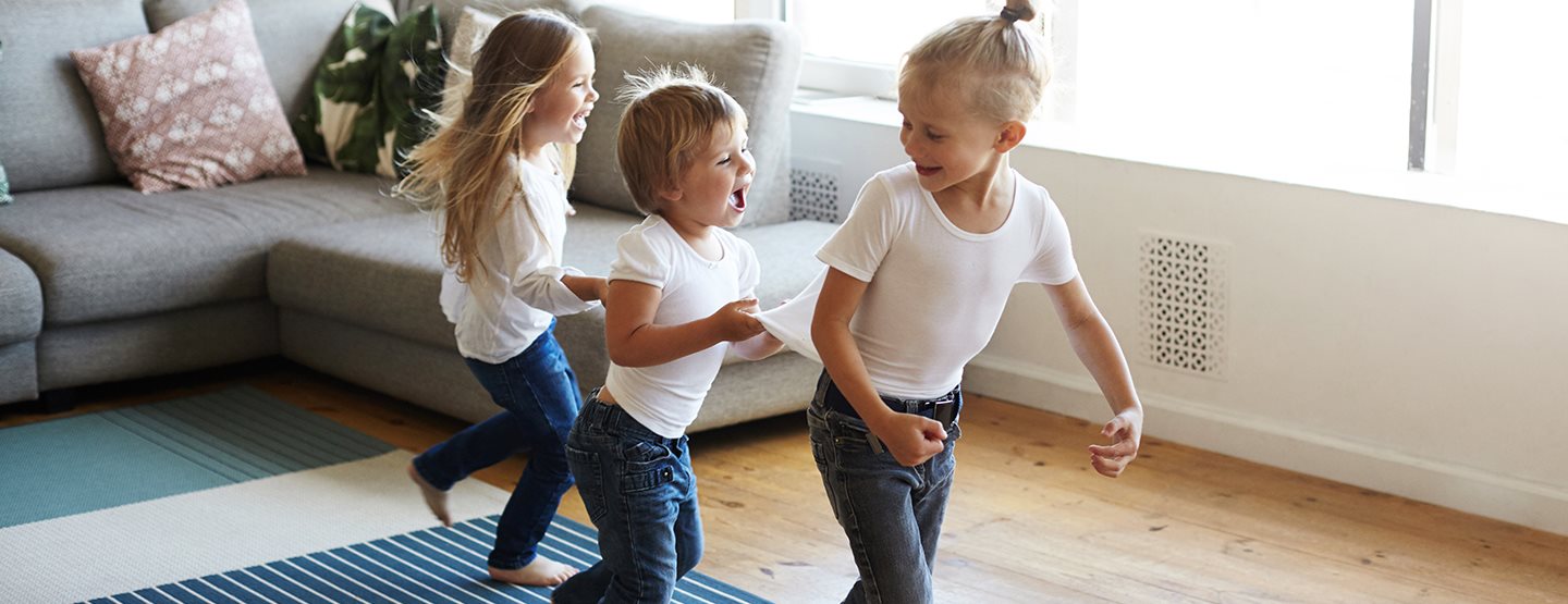 Идеи за детски игри на закрито за всяка възраст