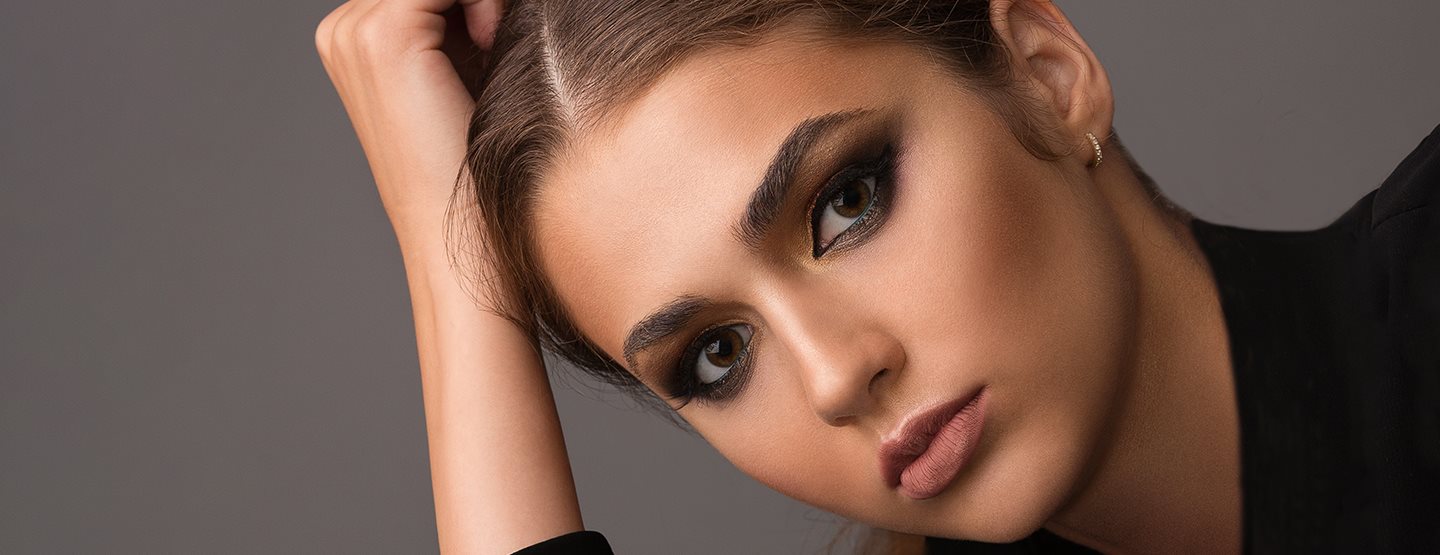 Tired Girl: Грим визия вдъхновена от 90-те