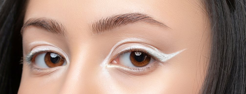 Cloud Dancer: Ето как да включим цвета на 2026 г. във визията си!