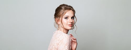 НСС Прическа за бала: Кои са актуалните визии?