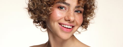 Sunset Blush: Ето как да постигнете актуалната грим визия!